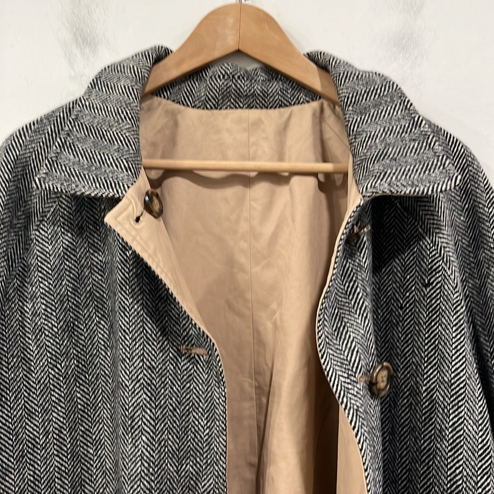 TABI Reversible Wool Jacket in Tan/ White Black Herringbone Buttoned size Large